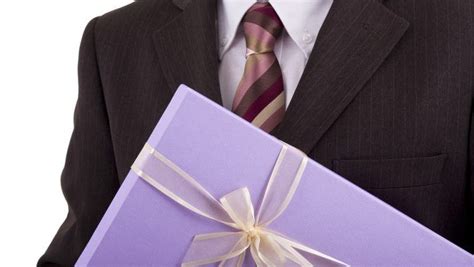 Nonprofit's Guide to Giving Gifts .